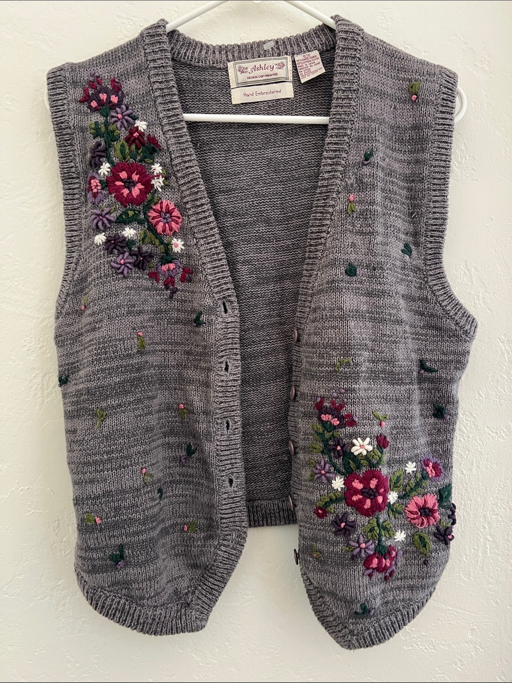 Ashley By 26 International Gray Floral Hand-Embroidered Knit Vest Medium